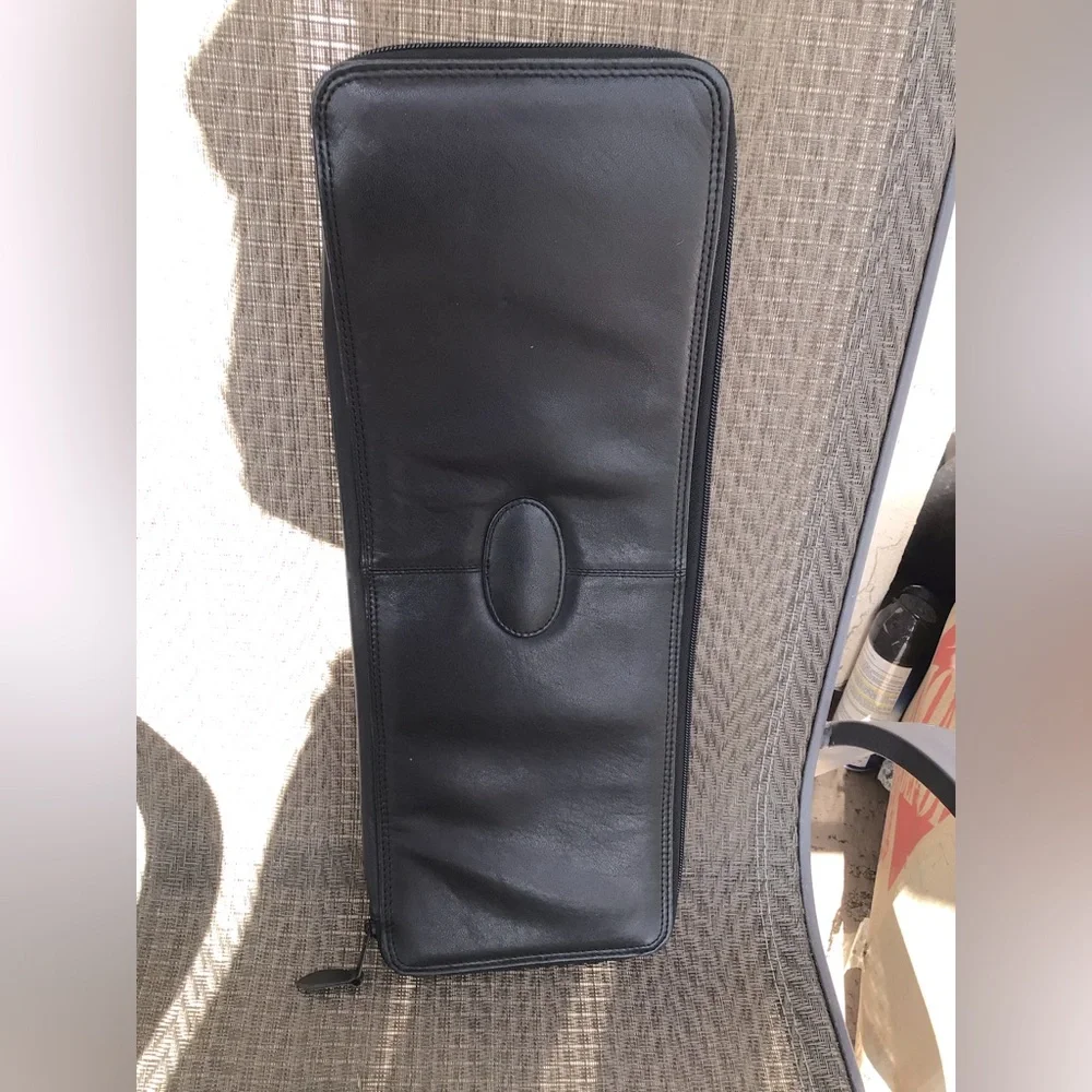 Robinsons Black Leather Zip Travel Tie Case